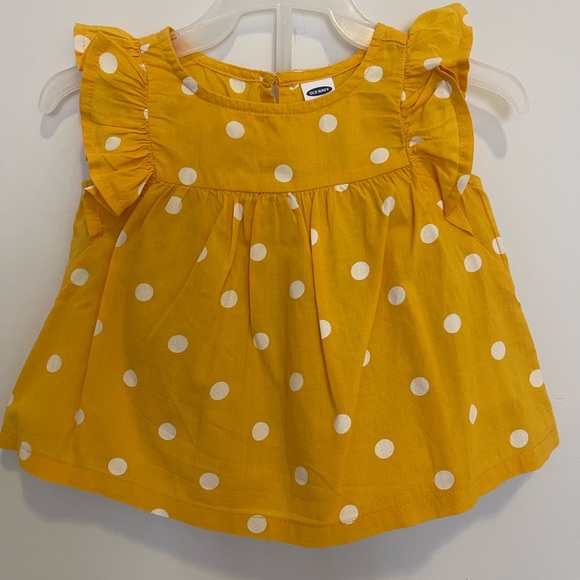 Cute yellow polka dot sets size 6/12m - Picture 2 of 5